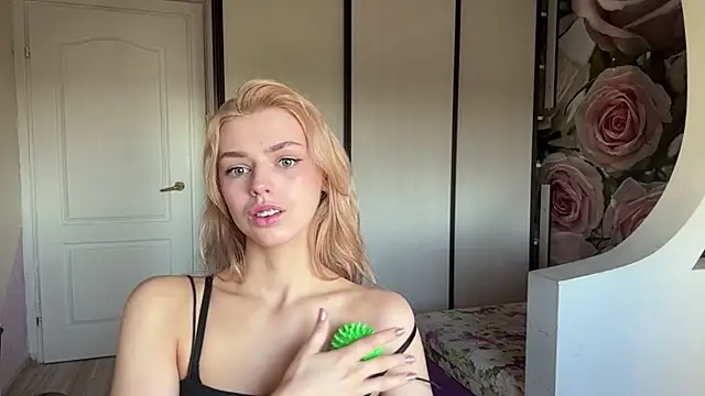 ScarlettRosy online show from May 2026 03:46:02 AM