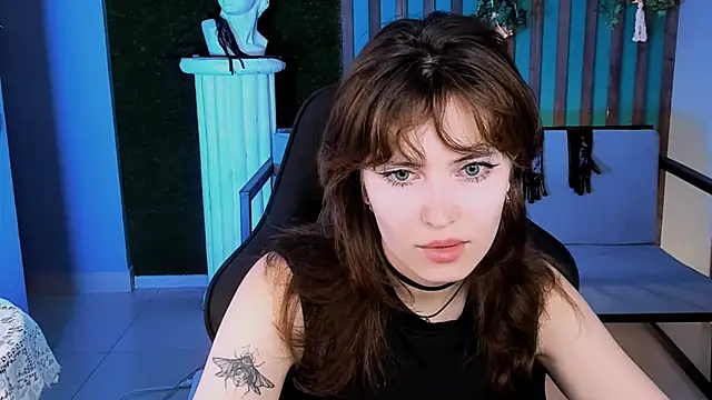 Snapshot of LolaDominara chatting on June 2026 06:07:01 AM LolaDominara online show from June 2026 06:07:01 AM