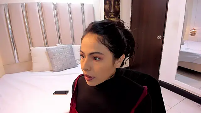 AnaDreined online show from May 2026 11:06:01 AM