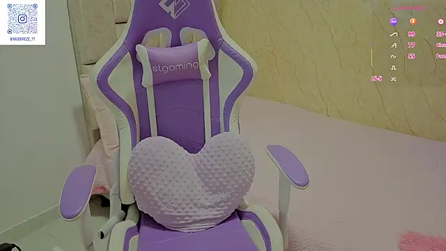 Naomilaurent online show from July 2026 10:14:02 PM