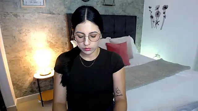 isa cruzx online show from May 2026 09:33:02 PM
