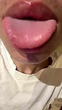 Snapshot of hotlips2026 chatting on June 2026 10:47:01 PM hotlips2026 online show from June 2026 10:47:01 PM