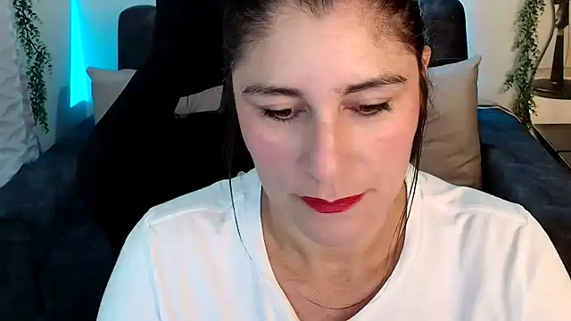 Snapshot of LUCYMILF_SEXY chatting on June 2026 04:01:01 PM LUCYMILF SEXY online show from June 2026 04:01:01 PM