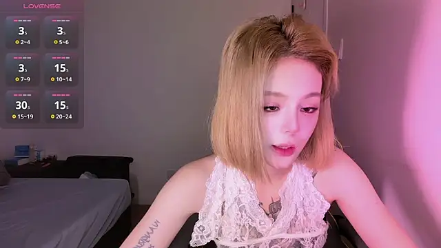 yiyi-8888 online show from May 2026 06:52:01 AM