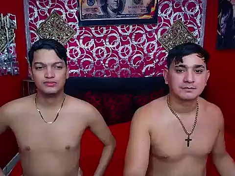 COUPLEFRIENDBAREBACK online show from May 2026 07:19:02 PM