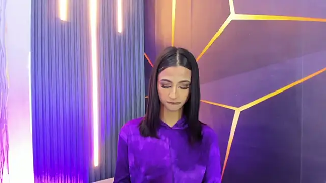 Miss Isa  online show from May 2026 12:35:01 PM