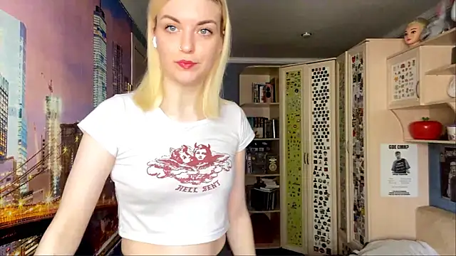 MonicaHolt online show from May 2026 10:22:01 AM
