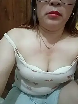 FlowerSexy95 online show from May 2026 05:18:02 PM