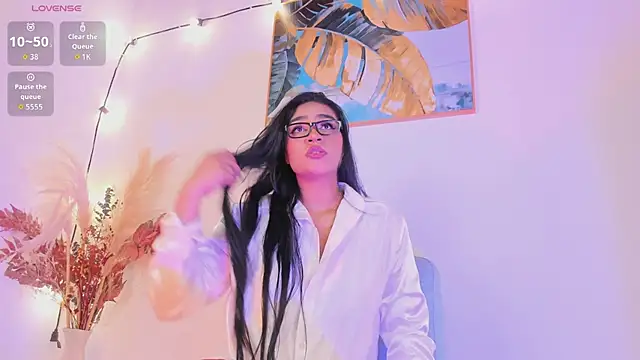 Camilarosse1 online show from May 2026 11:18:02 AM