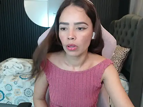 naomis 36 online show from May 2026 01:49:02 PM