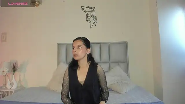 Shanttal queen online show from May 2026 02:22:01 PM
