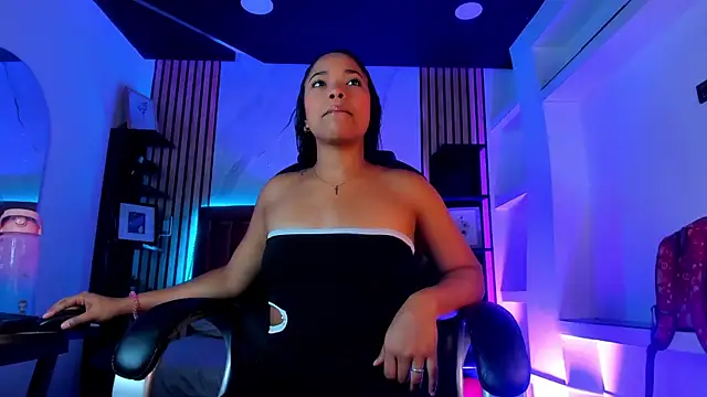 Snapshot of BrianaRuiiz_ chatting on June 2026 01:10:01 PM BrianaRuiiz online show from June 2026 01:10:01 PM