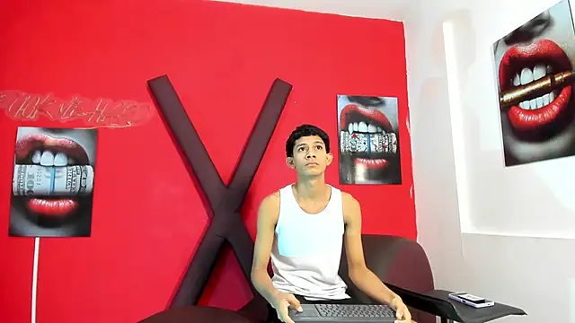 TWINKS BOYSX online show from May 2026 01:21:02 PM