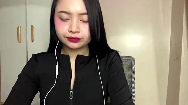 LorindaBeser online show from May 2026 01:16:02 PM