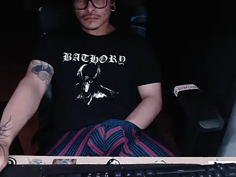 Snapshot of lilgothboy chatting on June 2026 08:47:02 PM lilgothboy online show from June 2026 08:47:02 PM