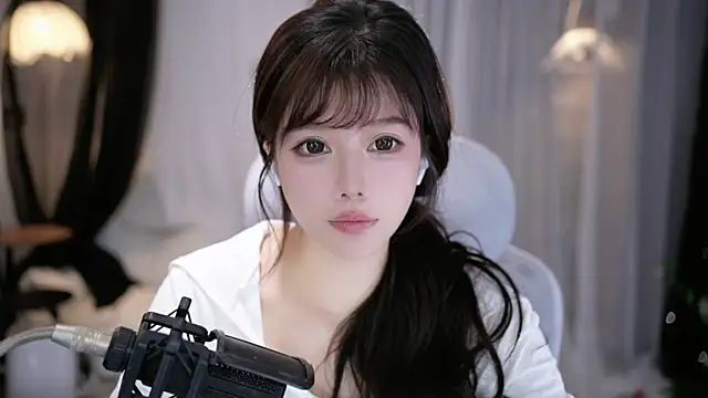 Cecily2 online show from May 2026 04:43:01 AM