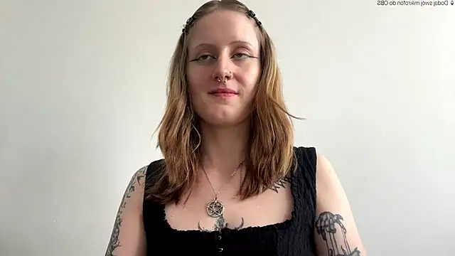 LaraLovely online show from June 2026 12:33:02 PM