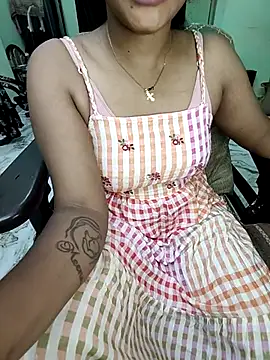 Snapshot of Tamil__Thara003 chatting on May 2026 05:40:02 PM Tamil Thara003 online show from May 2026 05:40:02 PM
