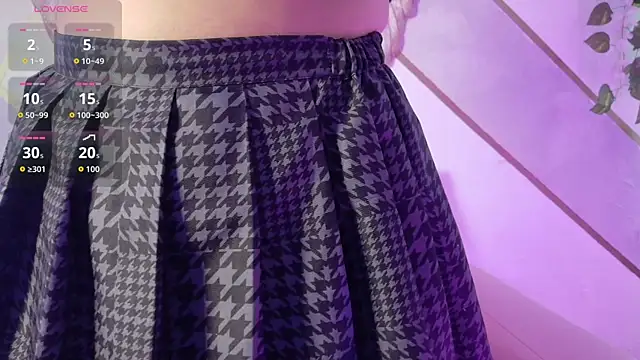 Mia  Lux  online show from May 2026 07:33:02 PM