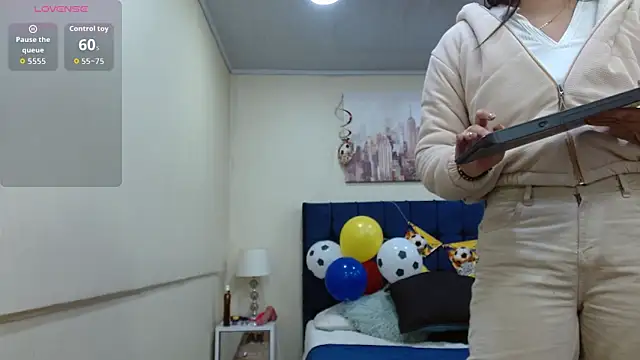 ValerieLyon  online show from June 2026 07:59:02 PM