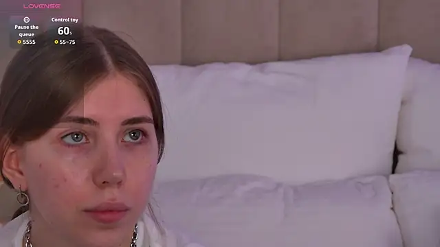 EvaAkiins online show from June 2026 04:24:02 PM