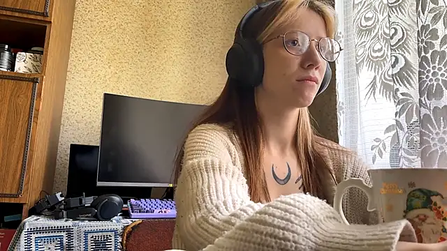 AliceGates online show from May 2026 07:03:02 AM