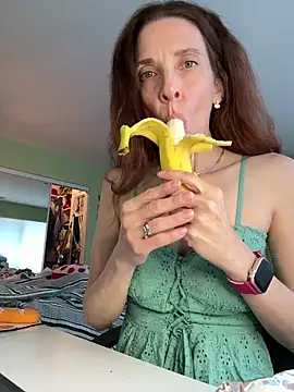Raevyn online show from May 2026 06:24:02 PM