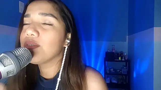 AnneHanacek online show from May 2026 04:04:02 PM