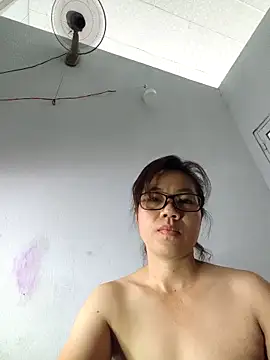 missthree online show from May 2026 06:40:01 AM