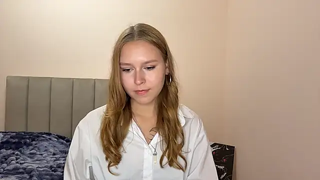 AlisaDreamy online show from May 2026 02:45:01 PM