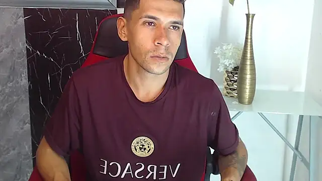 Miguel sexxx online show from June 2026 04:00:02 PM