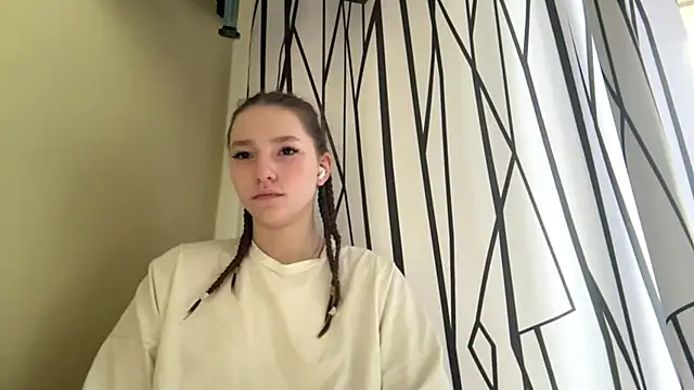 Kate Wingurielle online show from May 2026 09:26:01 AM