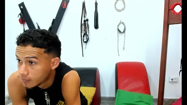 friends lust latin online show from May 2026 12:10:01 PM