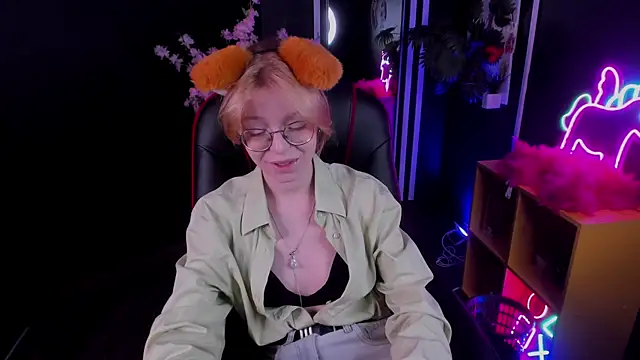 FoxxyyPolly online show from June 2026 05:32:02 AM