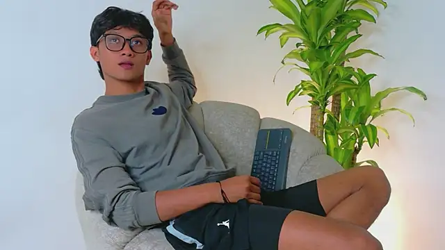 Iam erick online show from May 2026 01:56:02 AM