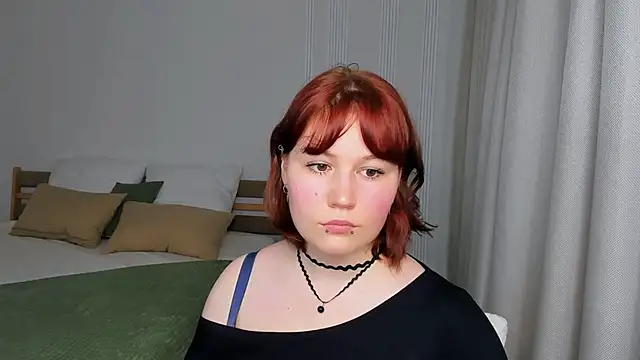 MiaLacrice online show from May 2026 11:28:02 AM