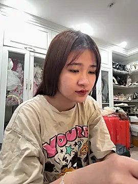 Snapshot of lynh_baby chatting on May 2026 11:53:01 AM lynh baby online show from May 2026 11:53:01 AM