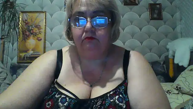 MarinaFarina53 online show from June 2026 06:39:02 PM