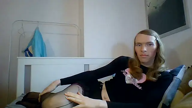DaimondAngel online show from June 2026 05:18:01 PM