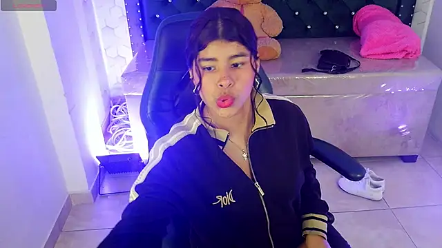 Mia kittie m online show from May 2026 08:47:01 PM