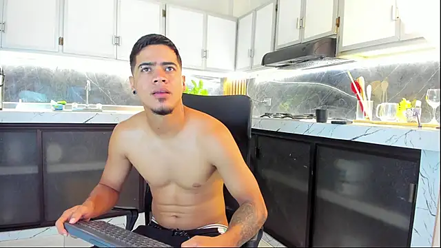 criss hardcock  online show from June 2026 01:28:02 PM