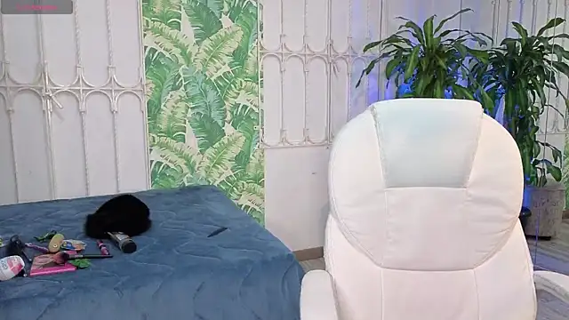 baby julieta00 online show from June 2026 12:20:02 PM
