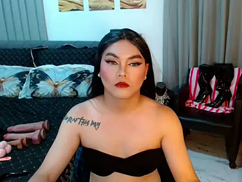 Snapshot of RoyalSeductress chatting on May 2026 09:28:02 AM RoyalSeductress online show from May 2026 09:28:02 AM