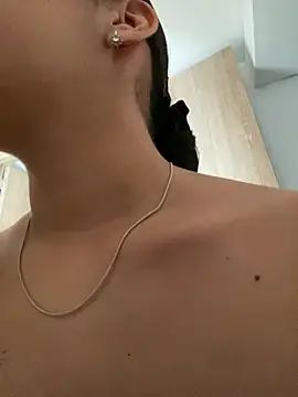 fluffylips online show from June 2026 11:59:01 AM
