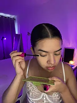 fluffylips online show from July 2026 12:09:02 PM