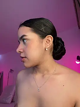 fluffylips online show from July 2026 01:06:02 PM