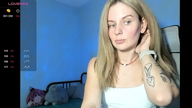 KiraSigmaMeow online show from May 2026 02:13:02 PM