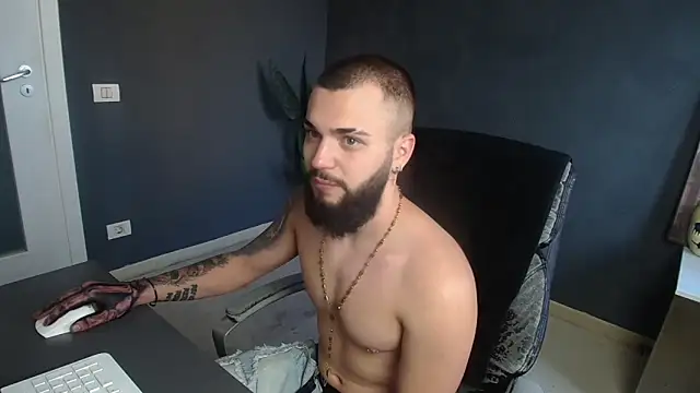 OscarWillss online show from June 2026 03:40:01 AM