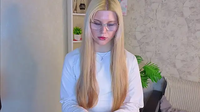 MavisBuzzo online show from May 2026 04:07:02 AM