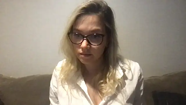 Precious Eva online show from May 2026 01:07:02 PM